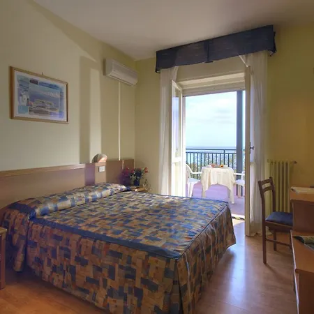 Hotel Regent 3*